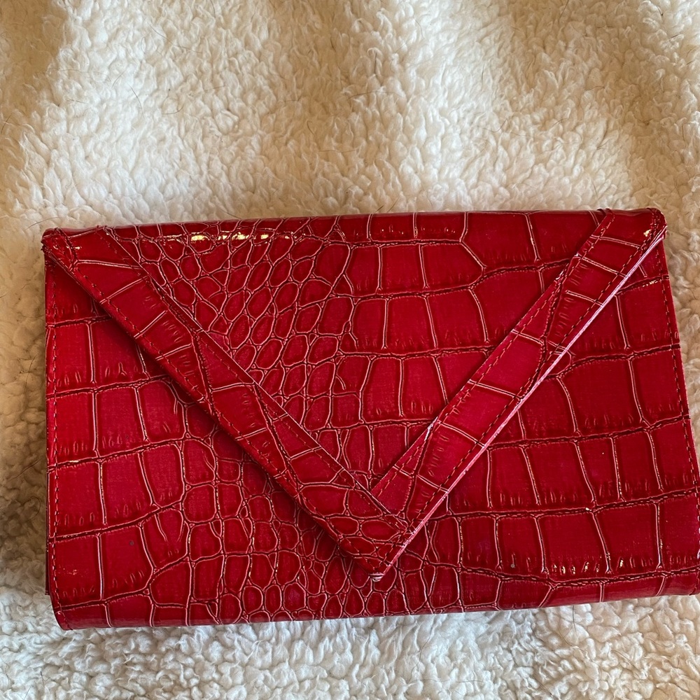 Red clutch